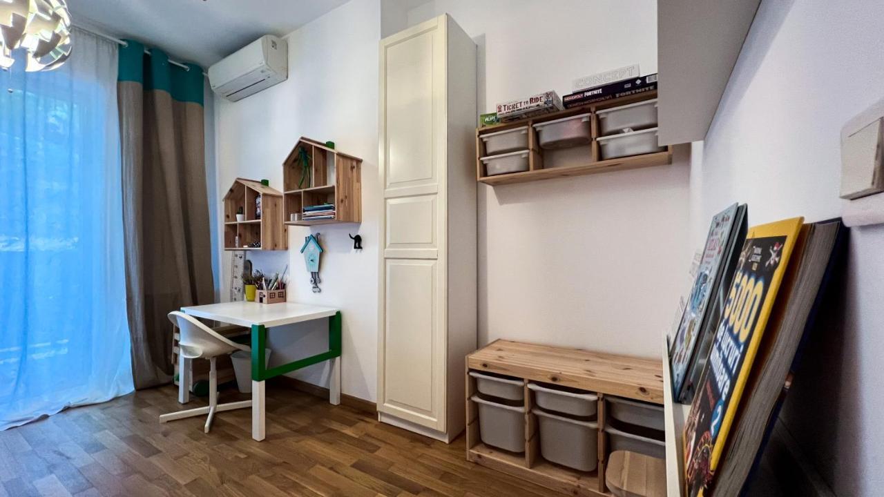 Green Corner Apartment Bucharest Exterior photo